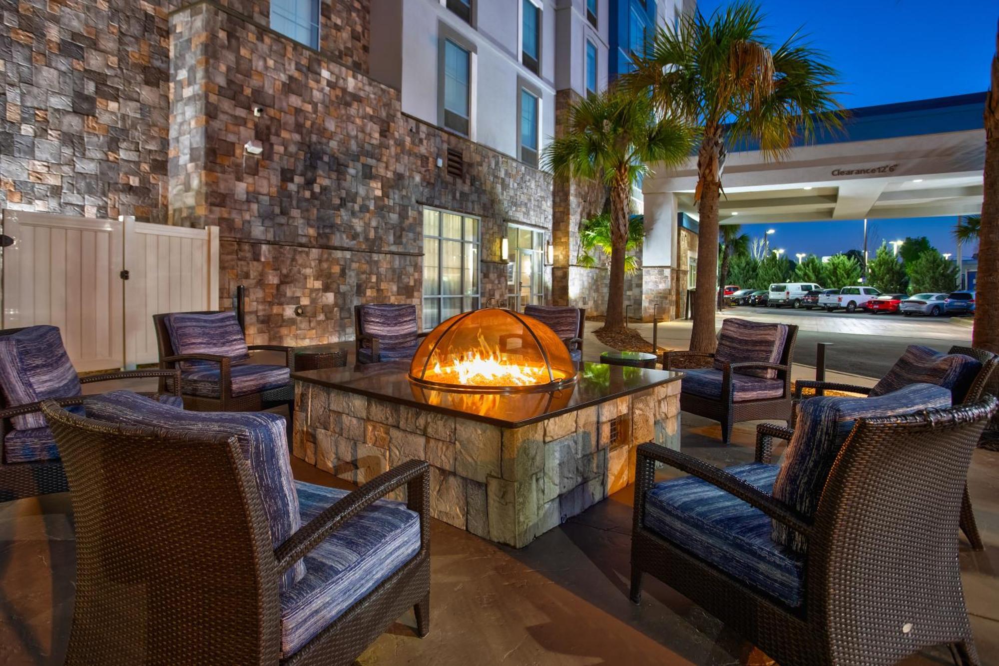Hampton Inn & Suites Columbia/Southeast-Fort Jackson Exterior foto